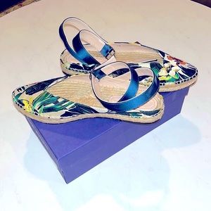 💚 Stuart Weitzman | Ankle Wrap Espadrille Toga Green Botanical Jacquard